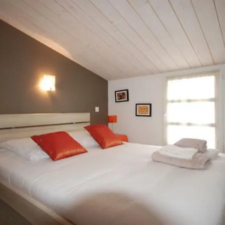 Holiday home Ravissant Deco 70s Avec Patio Et Parking Saint-Martin-de-Re