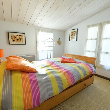 Holiday home Ravissant Deco 70s Avec Patio Et Parking Saint-Martin-de-Re