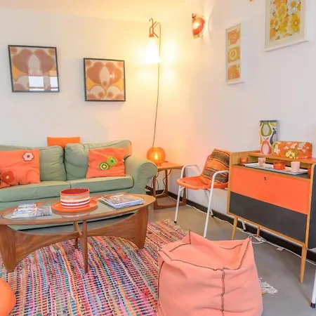 Ravissant Deco 70s Avec Patio Et Parking
